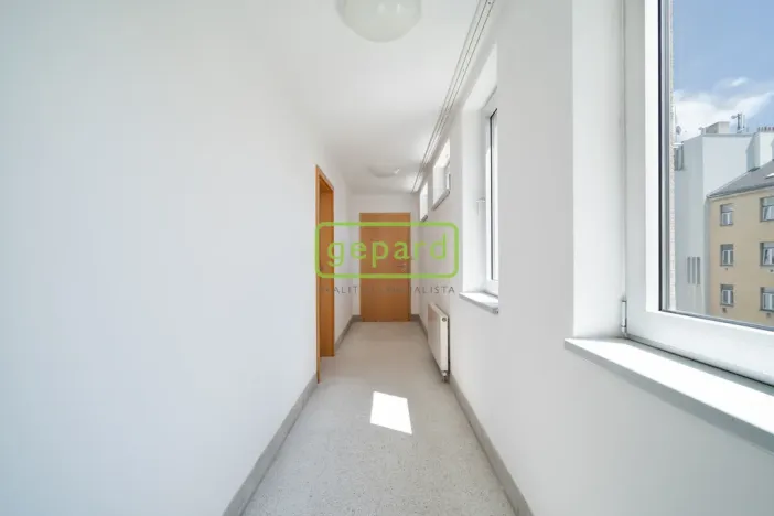 Pronájem bytu 1+kk, Praha, Hartigova, 28 m2