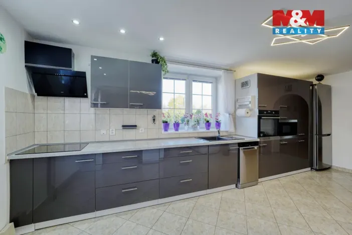 Prodej rodinného domu, Dolany, 225 m2