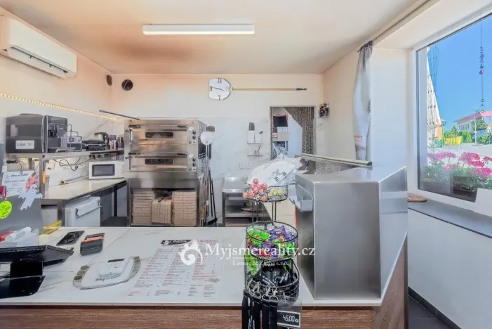 Pronájem restaurace, Kuchařovice, 8.Května, 114 m2