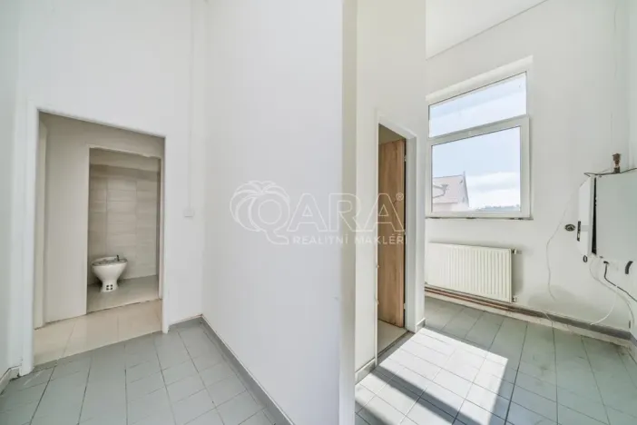 Pronájem skladu, Sukorady, 210 m2