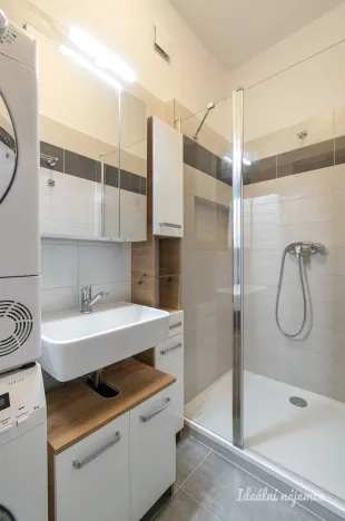 Pronájem bytu 2+kk, Praha - Nusle, Pod lázní, 47 m2