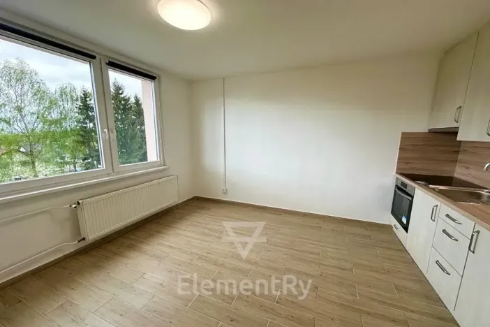 Pronájem bytu 2+kk, Hořice, Žerotínova, 29 m2