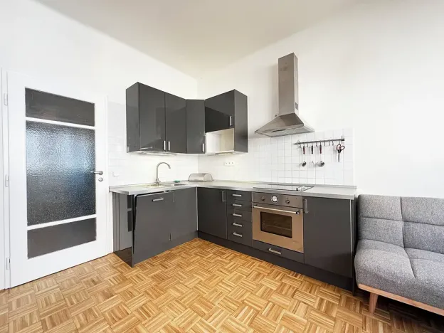 Pronájem bytu 2+kk, Praha - Vinohrady, Velehradská, 59 m2