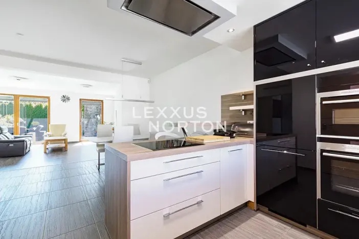 Pronájem rodinného domu, Praha - Jinonice, Laténská, 246 m2