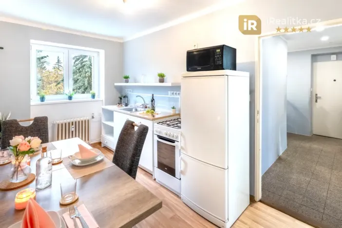 Prodej bytu 2+1, Pardubice - Zelené Předměstí, kpt. Nálepky, 56 m2