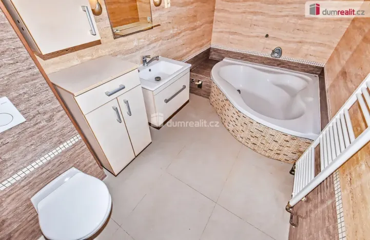 Prodej rodinného domu, Hořesedly, 350 m2