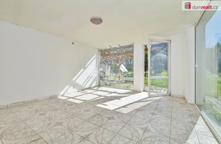 Prodej rodinného domu, Hořesedly, 350 m2