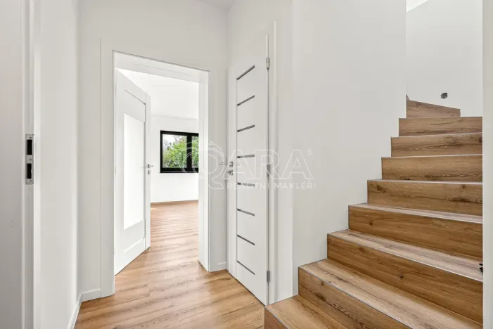 Prodej rodinného domu, Rostoklaty - Nová Ves II, 190 m2