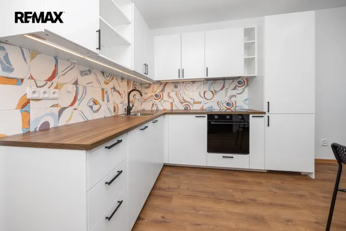 Pronájem bytu 2+kk, Hradec Králové - Nový Hradec Králové, třída Edvarda Beneše, 47 m2