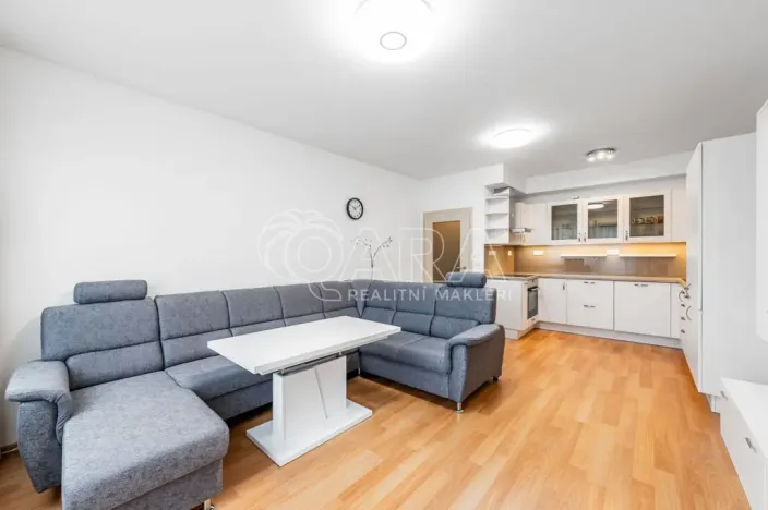Pronájem bytu 2+kk, Praha - Modřany, Fikerova, 62 m2