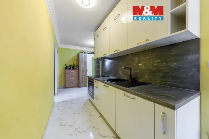 Prodej bytu 3+1, Karlovy Vary - Rybáře, Sokolovská, 60 m2