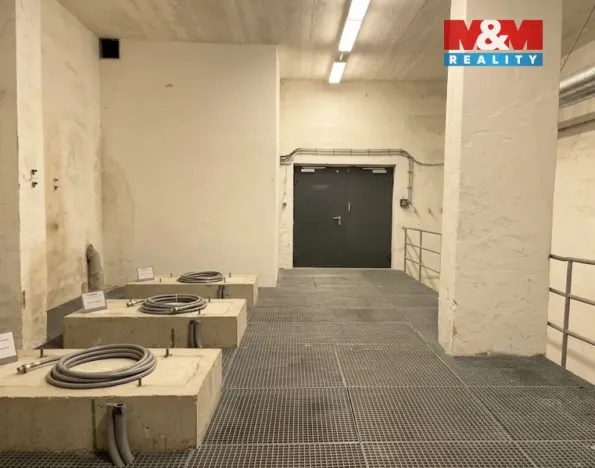 Pronájem skladu, Pardubice - Zelené Předměstí, nábřeží Závodu míru, 100 m2