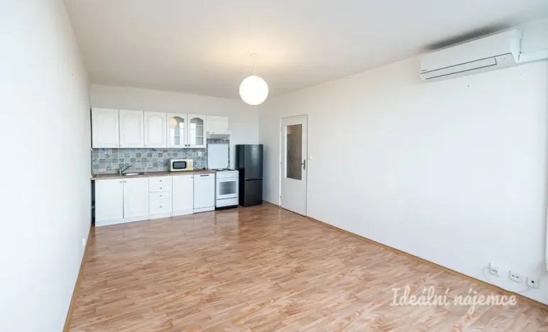 Pronájem bytu 2+kk, Praha - Troja, Olštýnská, 37 m2