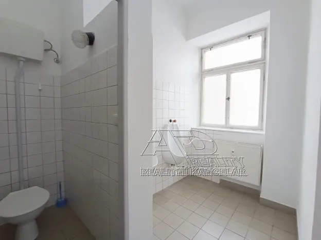 Pronájem kanceláře, České Budějovice, Kanovnická, 132 m2