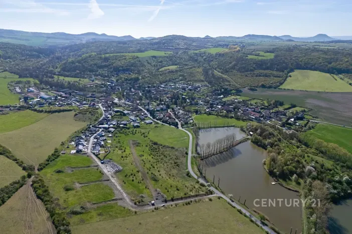 Prodej pozemku pro bydlení, Lužice, 1305 m2