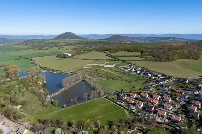 Prodej pozemku pro bydlení, Lužice, 1002 m2