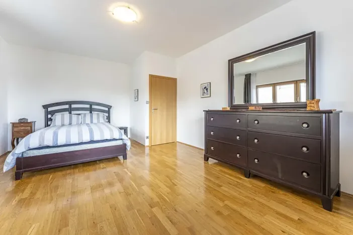 Pronájem rodinného domu, Praha - Nebušice, Požárnická, 350 m2