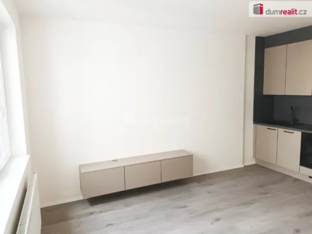 Pronájem bytu 1+kk, Praha - Libeň, Nad Kolčavkou, 30 m2