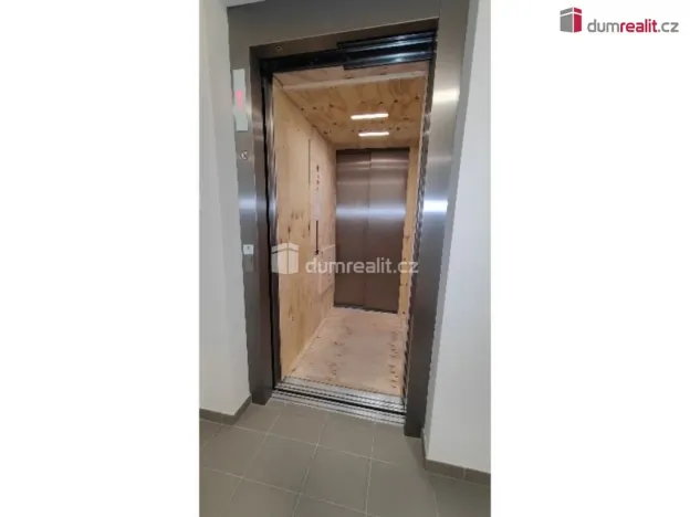 Pronájem bytu 1+kk, Praha - Libeň, Nad Kolčavkou, 30 m2