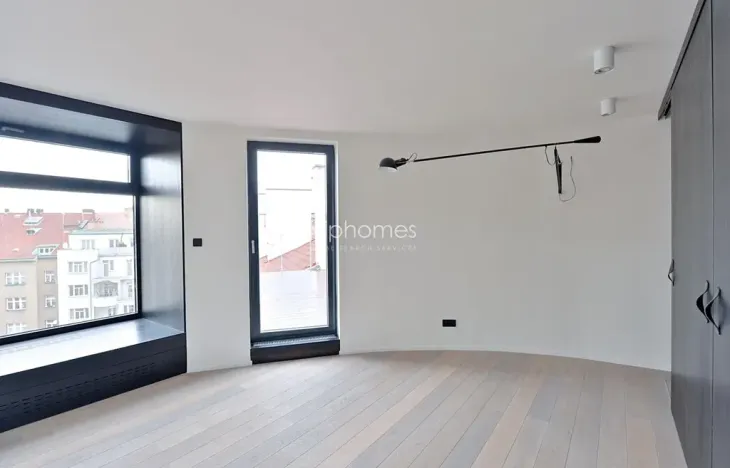 Pronájem bytu 2+kk, Praha - Vinohrady, náměstí Jiřího z Poděbrad, 160 m2