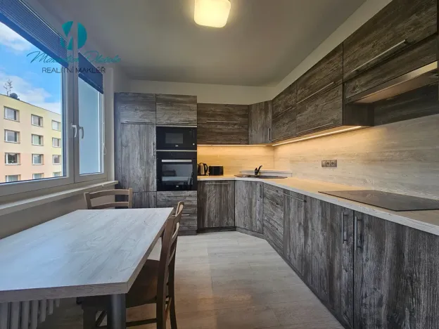 Pronájem bytu 2+1, Jaroměř, Na Obci, 56 m2