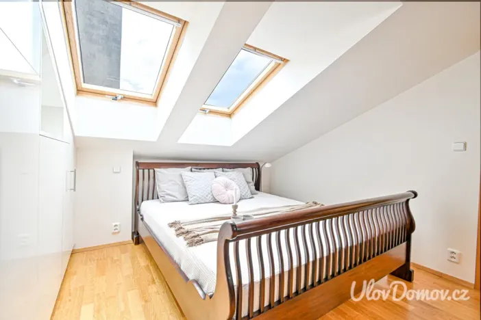 Prodej bytu 3+kk, Praha - Nusle, Táborská, 93 m2