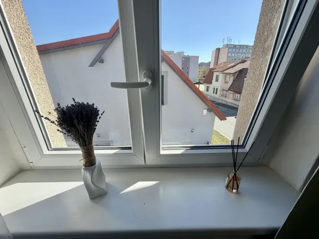 Pronájem bytu 2+kk, Praha - Žižkov, Na Jarově, 35 m2
