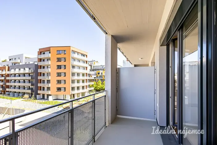 Pronájem bytu 1+kk, Praha, Poděbradská, 35 m2