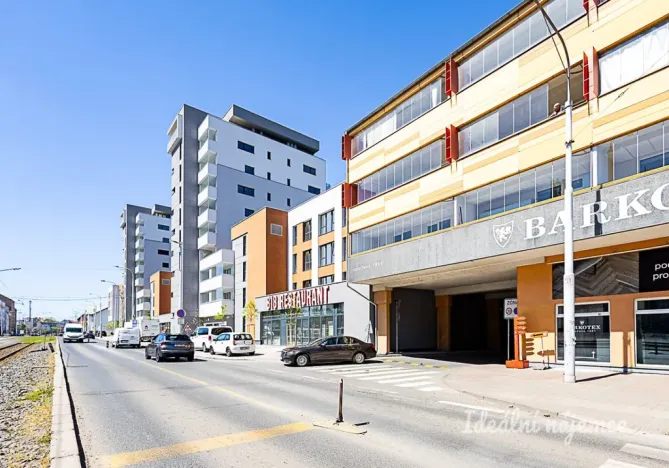 Pronájem bytu 1+kk, Praha, Poděbradská, 35 m2