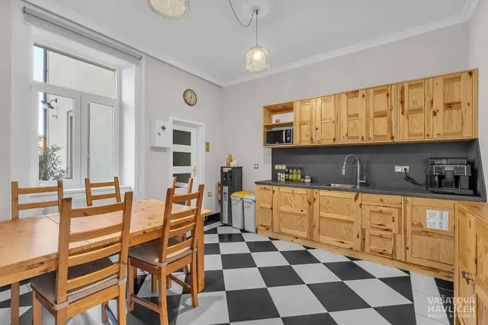Pronájem obchodního prostoru, Chrudim, V Hliníkách, 172 m2