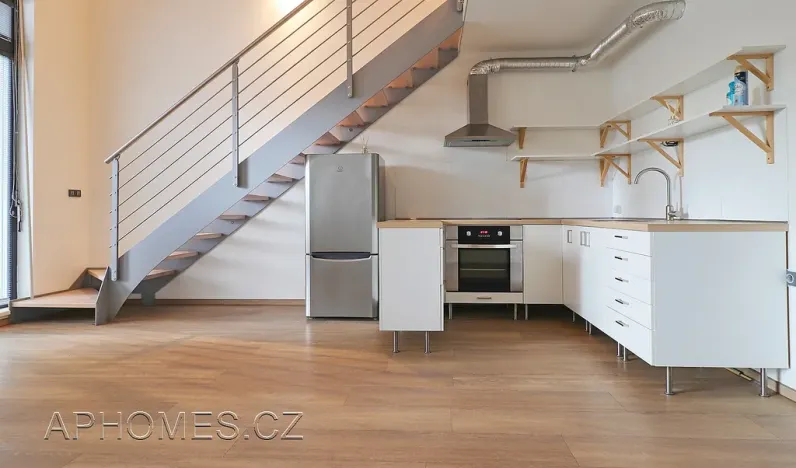 Pronájem bytu 2+kk, Praha - Libeň, U libeňského pivovaru, 56 m2