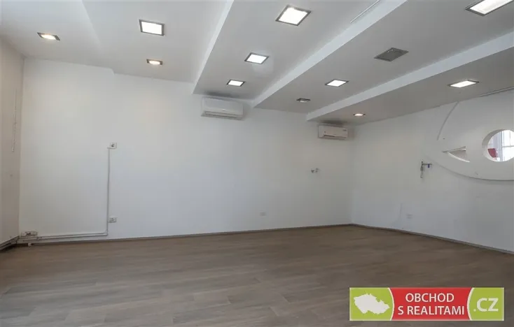 Pronájem obchodního prostoru, Říčany, 17. listopadu, 61 m2