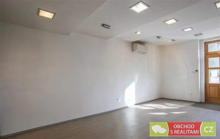 Pronájem obchodního prostoru, Říčany, 17. listopadu, 61 m2