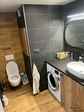 Pronájem bytu 2+kk, Třinec, Seifertova, 50 m2