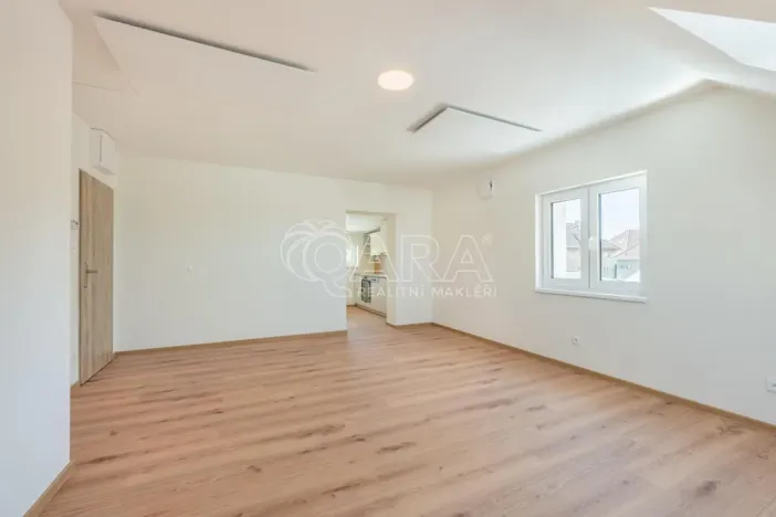 Pronájem bytu 1+kk, Buštěhrad, Žižkova, 30 m2