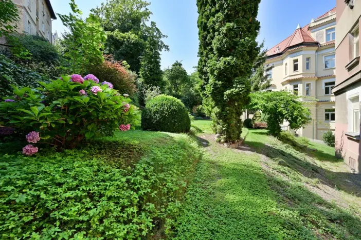 Pronájem bytu 1+kk, Praha - Smíchov, Na Březince, 32 m2