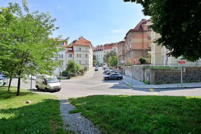 Pronájem bytu 1+kk, Praha - Smíchov, Na Březince, 32 m2