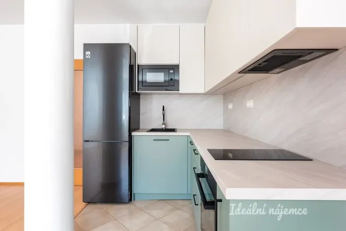 Pronájem bytu 1+kk, Praha, Trmická, 36 m2