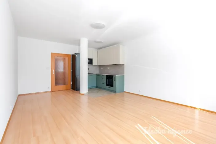 Pronájem bytu 1+kk, Praha - Prosek, Trmická, 36 m2