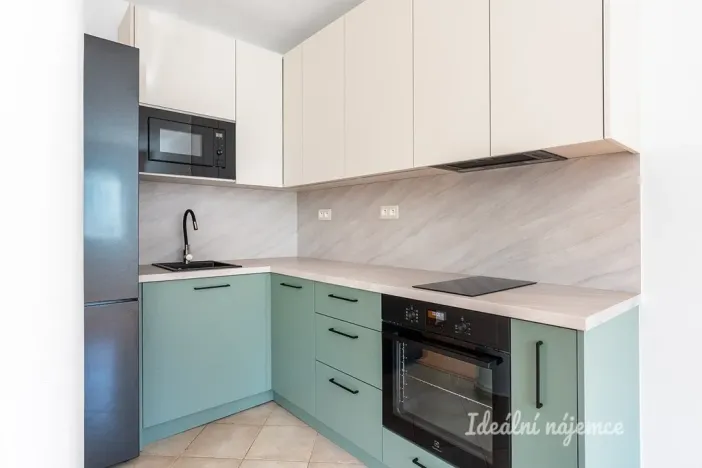 Pronájem bytu 1+kk, Praha - Prosek, Trmická, 36 m2