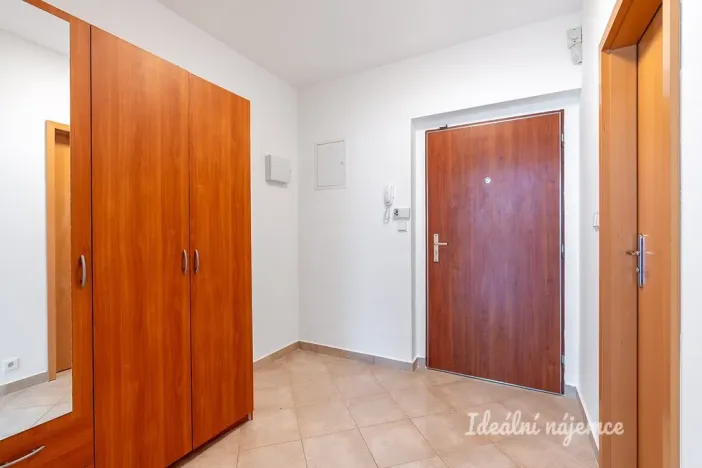 Pronájem bytu 1+kk, Praha - Prosek, Trmická, 36 m2