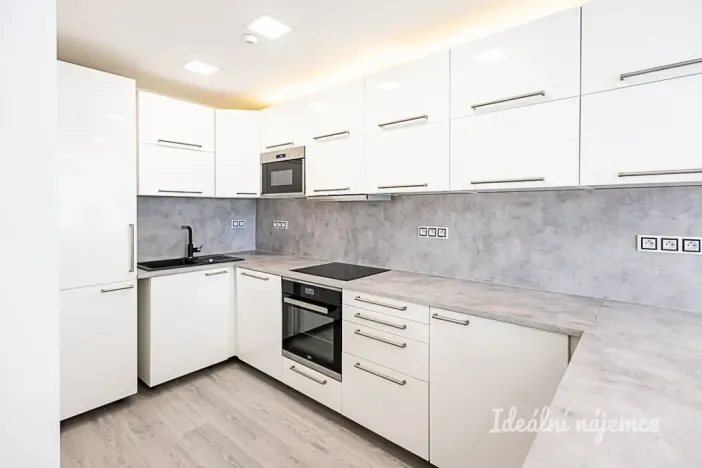 Pronájem bytu 2+kk, Praha - Černý Most, Breitcetlova, 45 m2