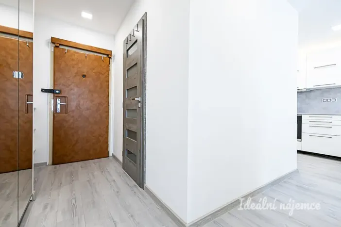 Pronájem bytu 2+kk, Praha - Černý Most, Breitcetlova, 45 m2