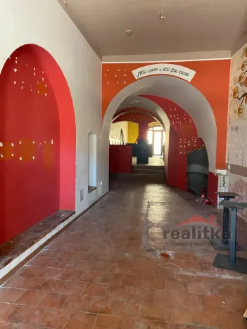 Pronájem obchodního prostoru, Opava - Město, Dolní náměstí, 180 m2