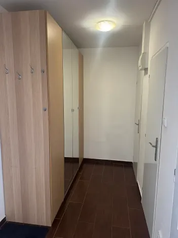 Pronájem bytu 1+1, Praha - Záběhlice, Zvonková, 36 m2