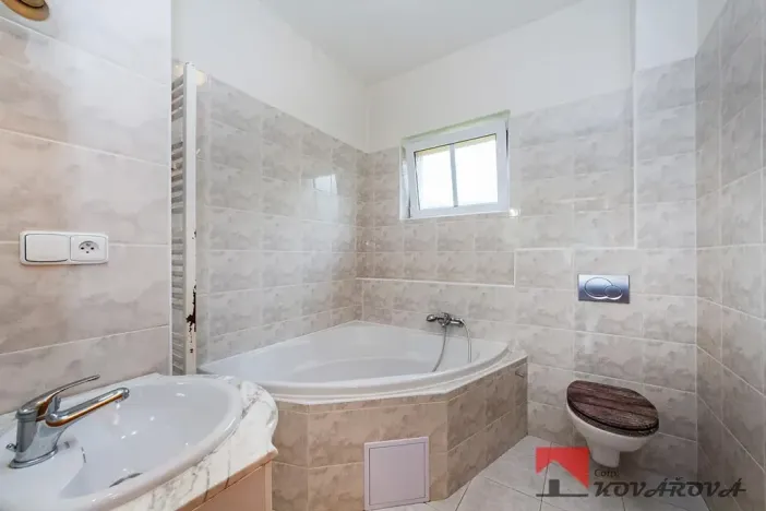 Prodej rodinného domu, Praha - Kunratice, Poběžovická, 221 m2