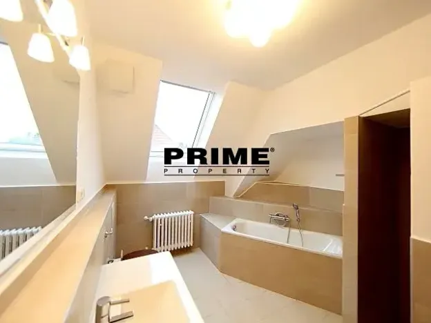 Pronájem rodinného domu, Praha - Kunratice, Ke hrádku, 417 m2