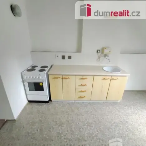 Pronájem bytu 1+1, Děčín - Děčín II-Nové Město, Kamenická, 42 m2
