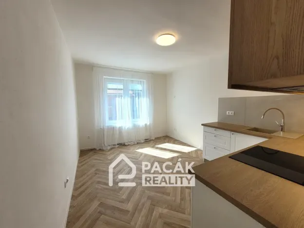 Pronájem bytu 2+1, Olomouc - Holice, Hanácká, 68 m2