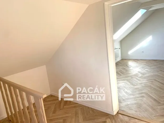 Pronájem bytu 2+1, Olomouc - Holice, Hanácká, 68 m2